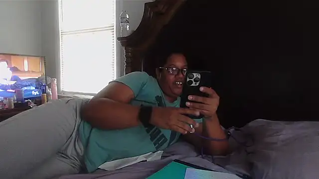 ebonyred online show from October 2025 06:17:02 PM