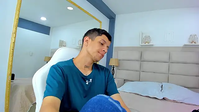 Snapshot of AgarEvans chatting on December 2025 04:29:02 AM AgarEvans online show from December 2025 04:29:02 AM