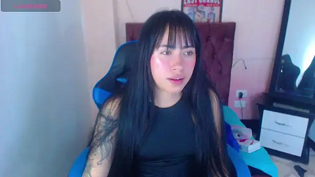 Snapshot of sylvana_19 chatting on January 2025 09:26:01 PM sylvana 19 online show from January 2025 09:26:01 PM