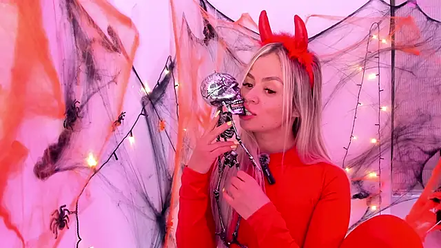 Snapshot of nicole_valencia_ chatting on October 2025 10:52:02 AM nicole valencia online show from October 2025 10:52:02 AM