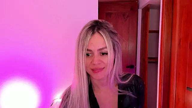 Snapshot of nicole_valencia_ chatting on November 2025 07:52:02 AM nicole valencia online show from November 2025 07:52:02 AM