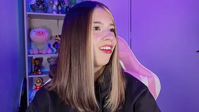 EmilyMiller  online show from October 2025 05:14:02 PM