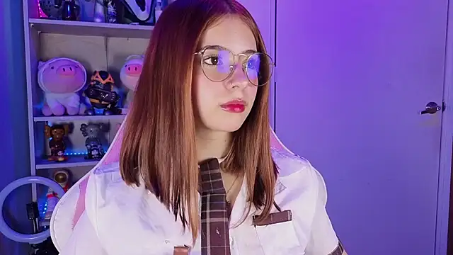 Snapshot of EmilyMiller_ chatting on December 2025 04:57:02 PM EmilyMiller online show from December 2025 04:57:02 PM