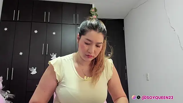 Soyqueen online show from September 2025 04:56:02 AM