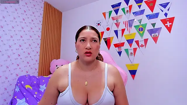 Soyqueen online show from June 2026 03:11:02 AM