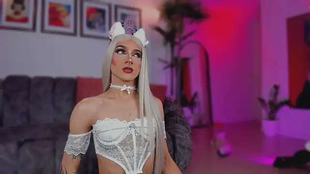 Taylor  foxxx online show from November 2025 05:40:02 AM