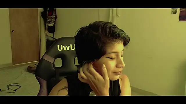 Snapshot of _Apola_77 chatting on March 2025 09:16:01 PM Apola 77 online show from March 2025 09:16:01 PM