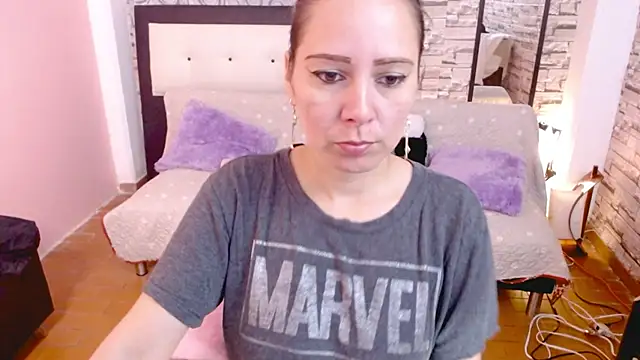 camila delarosa online show from March 2026 12:22:01 PM