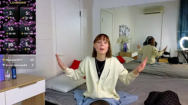 Snapshot of Crayzy_Luv chatting on December 2024 01:38:02 PM Crayzy Luv online show from December 2024 01:38:02 PM