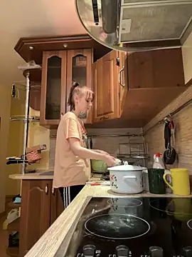 Snapshot of Crayzy_Luv chatting on February 2025 01:22:01 PM Crayzy Luv online show from February 2025 01:22:01 PM