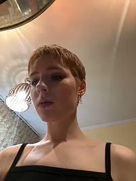 Snapshot of Crayzy_Luv chatting on March 2025 02:36:01 AM Crayzy Luv online show from March 2025 02:36:01 AM