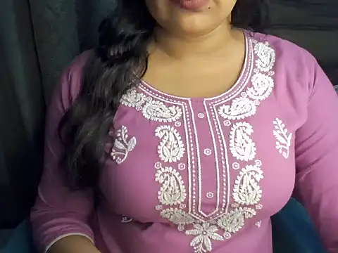 Trezza online show from October 2025 08:35:01 PM