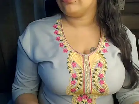 Trezza online show from November 2025 08:44:01 PM