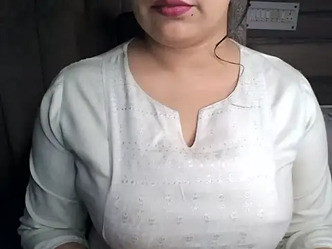 Trezza online show from November 2025 03:05:01 AM