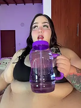 Snapshot of Venus_queenn chatting on October 2025 12:33:02 AM Venus queenn online show from October 2025 12:33:02 AM