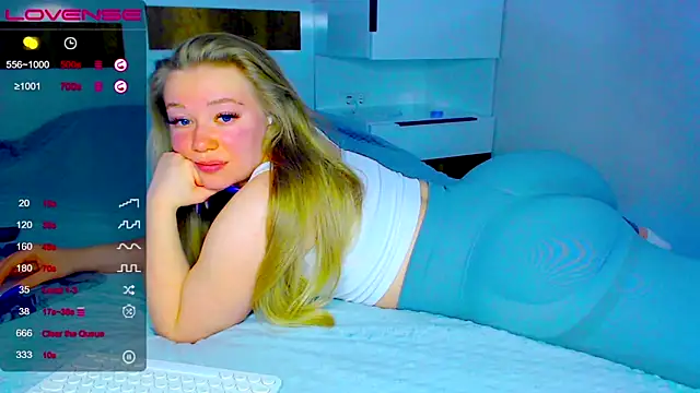 kitti kaattt online show from November 2025 10:47:01 AM