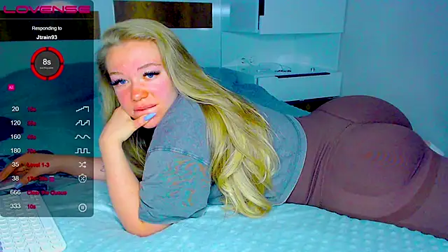 Snapshot of kitti_kaattt chatting on November 2025 03:34:01 AM kitti kaattt online show from November 2025 03:34:01 AM