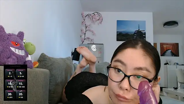 Kunimitsuu  online show from October 2025 12:05:01 PM