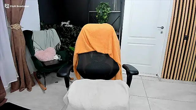 Snapshot of fireflowers_ chatting on March 2026 09:52:01 PM fireflowers online show from March 2026 09:52:01 PM