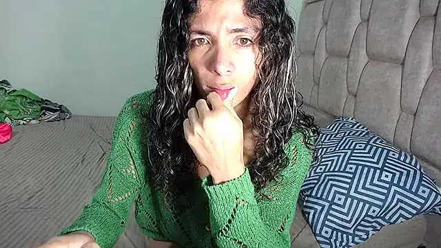 Snapshot of Nadia_Monroe chatting on December 2024 09:35:01 AM Nadia Monroe online show from December 2024 09:35:01 AM