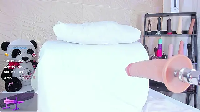 Snapshot of Alana-3 chatting on December 2024 01:28:01 PM Alana-3 online show from December 2024 01:28:01 PM