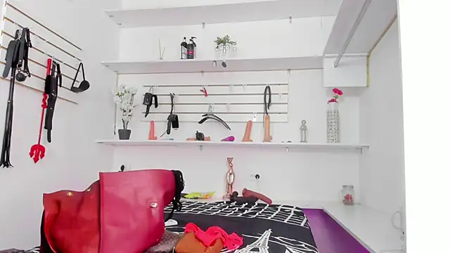 Alejandra Dunn online show from October 2025 01:28:02 PM