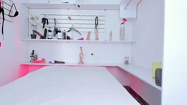 Alejandra Dunn online show from October 2025 01:09:01 PM