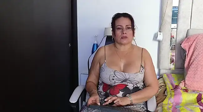 Kaily jonness online show from January 2025 09:48:02 PM