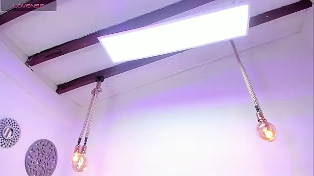 Snapshot of Oriana_Guzman chatting on December 2024 11:42:02 AM Oriana Guzman online show from December 2024 11:42:02 AM