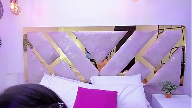 Snapshot of Oriana_Guzman chatting on January 2025 01:30:01 PM Oriana Guzman online show from January 2025 01:30:01 PM