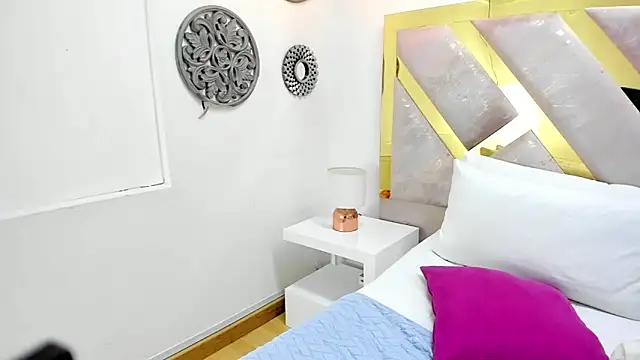 Snapshot of Oriana_Guzman chatting on February 2025 06:27:02 PM Oriana Guzman online show from February 2025 06:27:02 PM