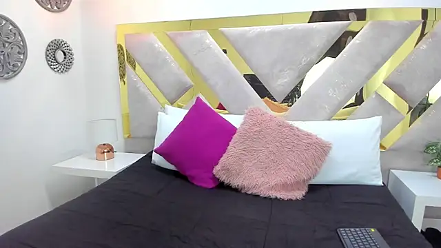 Snapshot of Oriana_Guzman chatting on February 2025 03:09:02 PM Oriana Guzman online show from February 2025 03:09:02 PM