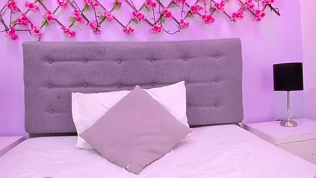 Snapshot of Oriana_Guzman chatting on March 2025 05:48:02 PM Oriana Guzman online show from March 2025 05:48:02 PM