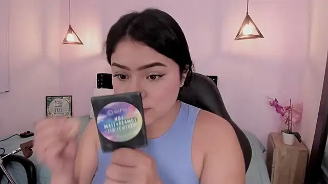 Snapshot of Oriana_Guzman chatting on September 2025 11:29:01 PM Oriana Guzman online show from September 2025 11:29:01 PM