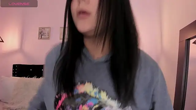 Snapshot of Oriana_Guzman chatting on October 2025 11:26:02 PM Oriana Guzman online show from October 2025 11:26:02 PM