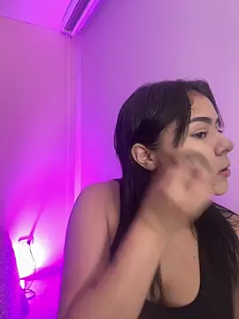 Snapshot of Oriana_Guzman chatting on April 2026 11:10:02 PM Oriana Guzman online show from April 2026 11:10:02 PM
