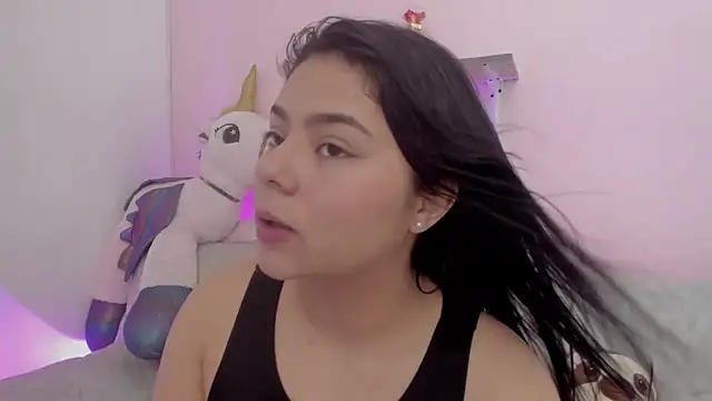Snapshot of Oriana_Guzman chatting on May 2026 05:01:02 AM Oriana Guzman online show from May 2026 05:01:02 AM