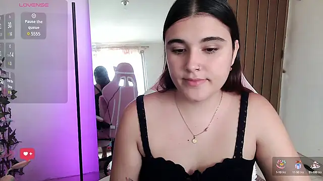 Snapshot of Magic-Smilee chatting on February 2025 03:05:01 PM Magic-Smilee online show from February 2025 03:05:01 PM