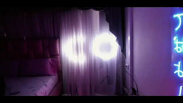 albaismynameX online show from January 2025 12:18:01 PM