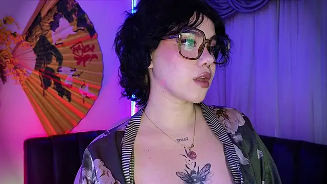 albaismynameX online show from September 2025 12:05:02 PM