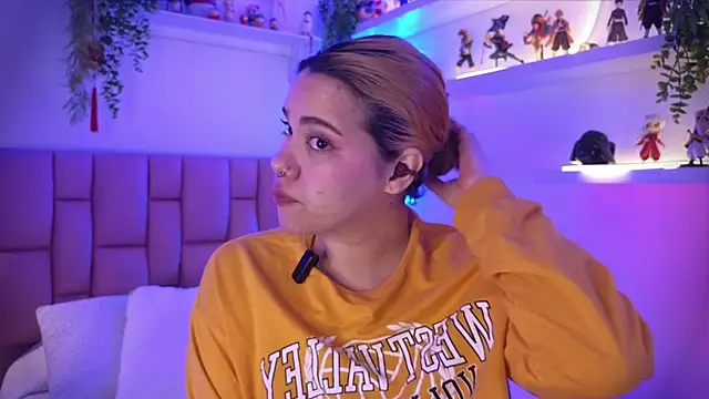 albaismynameX online show from December 2025 12:12:02 PM