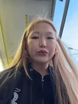 Snapshot of Aiko_Yumi chatting on April 2026 04:57:02 PM Aiko Yumi online show from April 2026 04:57:02 PM