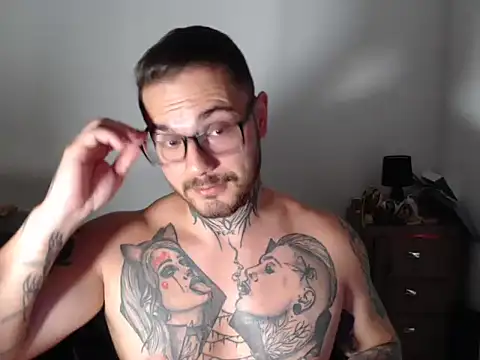 Snapshot of clark_r chatting on February 2026 12:37:02 AM clark r online show from February 2026 12:37:02 AM