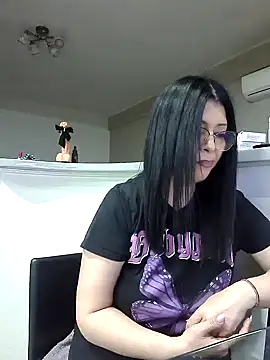 Snapshot of Milf_Abigail chatting on January 2025 02:22:01 AM Milf Abigail online show from January 2025 02:22:01 AM