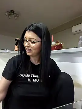 Snapshot of Milf_Abigail chatting on January 2025 03:15:01 AM Milf Abigail online show from January 2025 03:15:01 AM