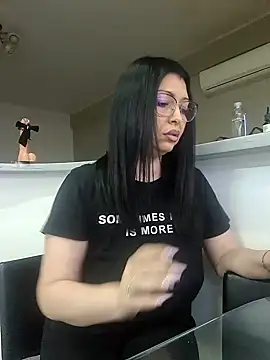 Snapshot of Milf_Abigail chatting on January 2025 05:51:01 AM Milf Abigail online show from January 2025 05:51:01 AM