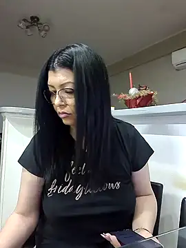 Snapshot of Milf_Abigail chatting on January 2025 02:26:02 AM Milf Abigail online show from January 2025 02:26:02 AM