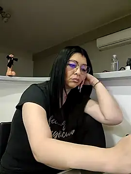 Snapshot of Milf_Abigail chatting on January 2025 05:30:01 AM Milf Abigail online show from January 2025 05:30:01 AM