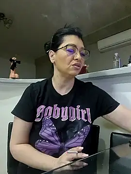 Snapshot of Milf_Abigail chatting on January 2025 10:10:01 PM Milf Abigail online show from January 2025 10:10:01 PM