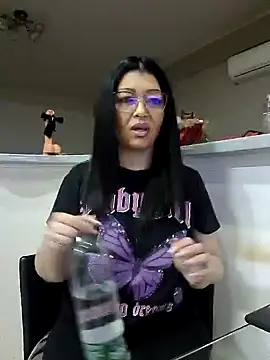Snapshot of Milf_Abigail chatting on February 2025 12:19:02 AM Milf Abigail online show from February 2025 12:19:02 AM